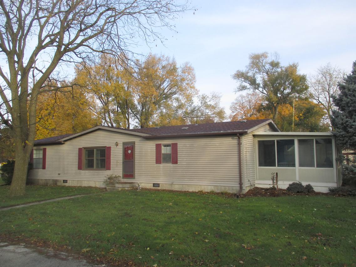 301 E 4th South St., Arcola, IL 61910