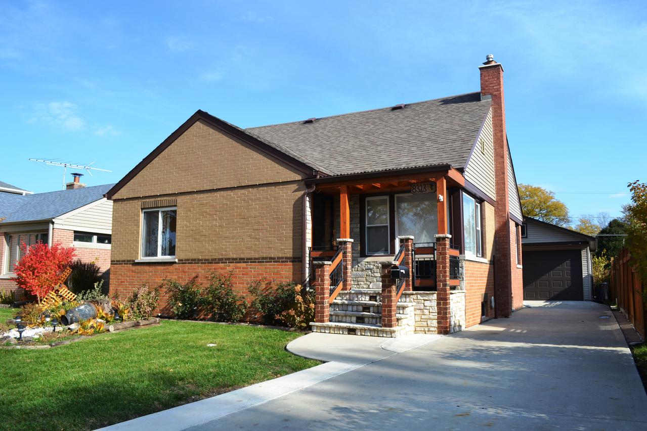 8323 N Oriole Ave., Niles, IL 60714