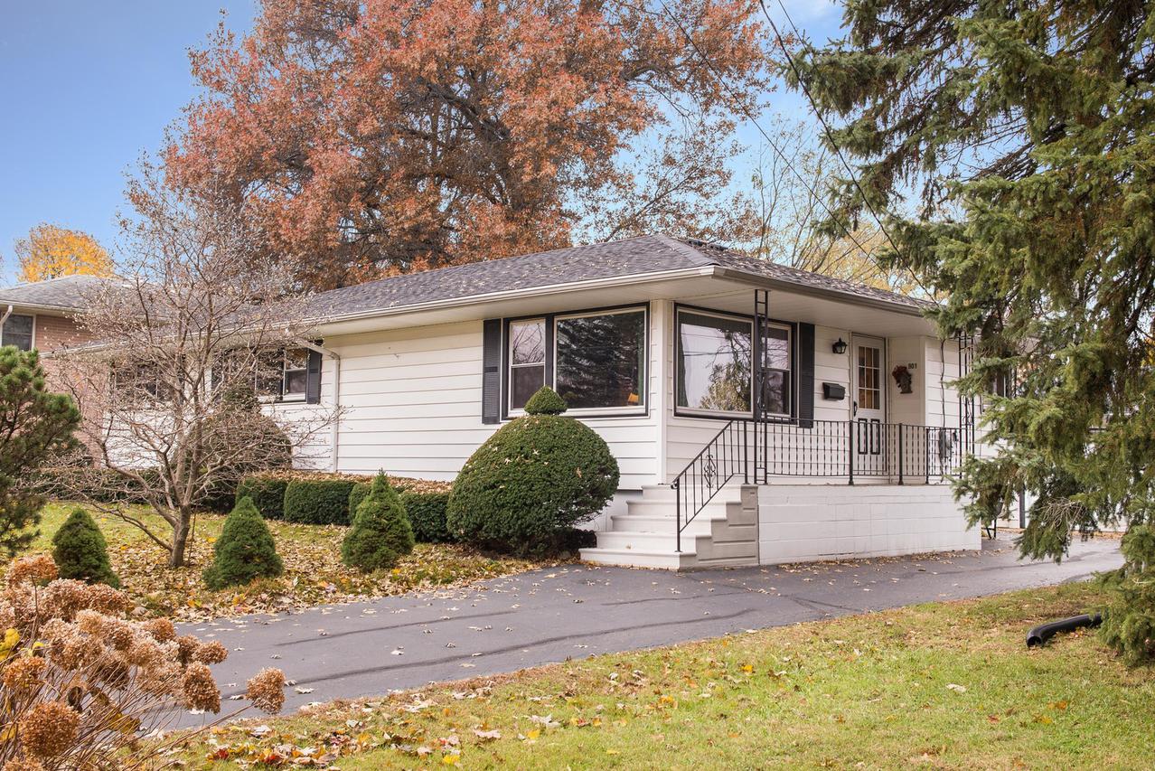 901 Sharon Dr., Dekalb, IL 60115