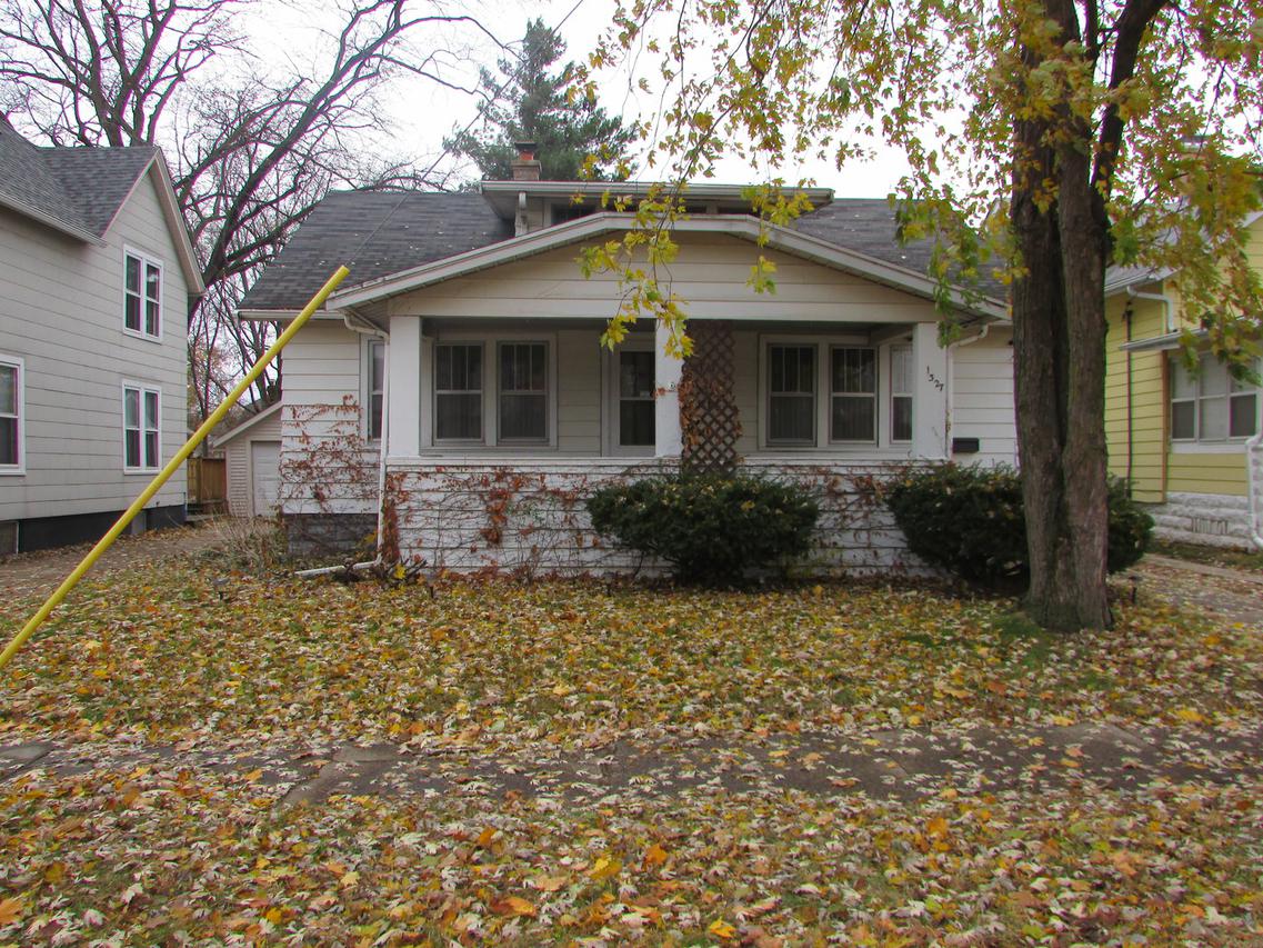 1327 Yonge St., Rockford, IL 61103