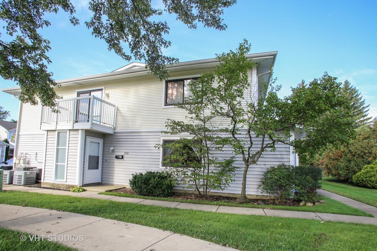 636 Breakers Point, Schaumburg, IL 60194