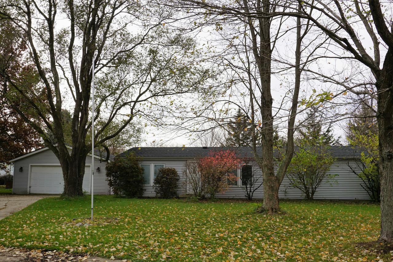 1207 Salmon Ct., Mahomet, IL 61853