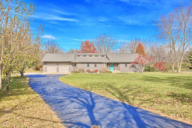 9 Paradise Ln., White Heath, IL 61884