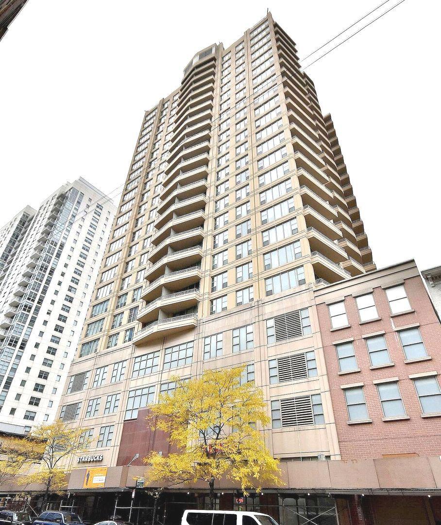 200 N Jefferson St. #1307, Chicago, IL 60661
