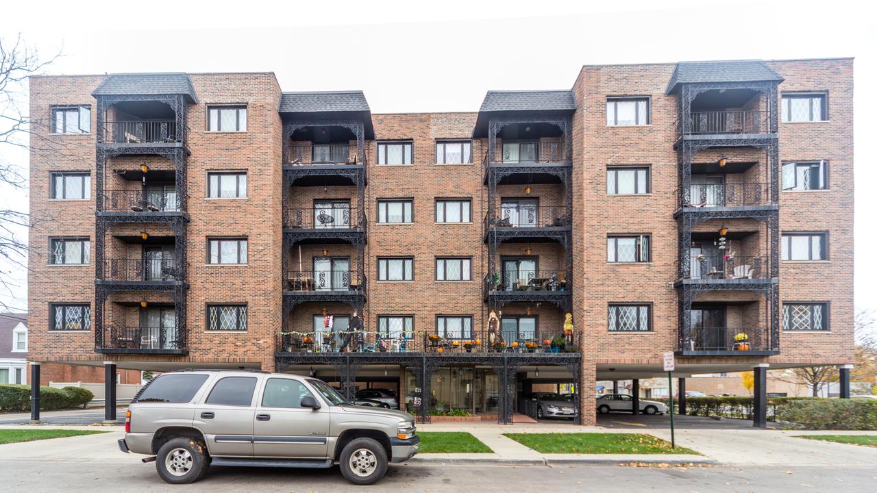 1601 N 76th Ct. #506, Elmwood Park, IL 60707
