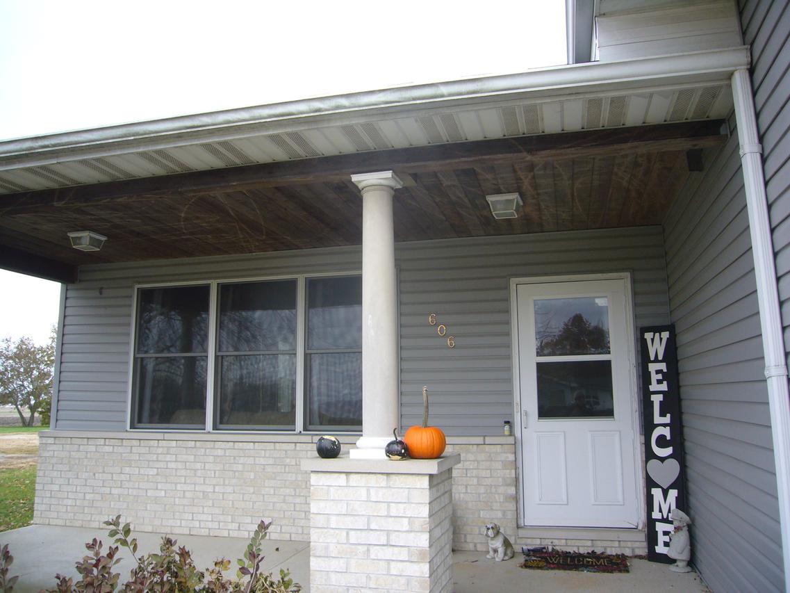 606 E Washington St., Ashkum, IL 60911