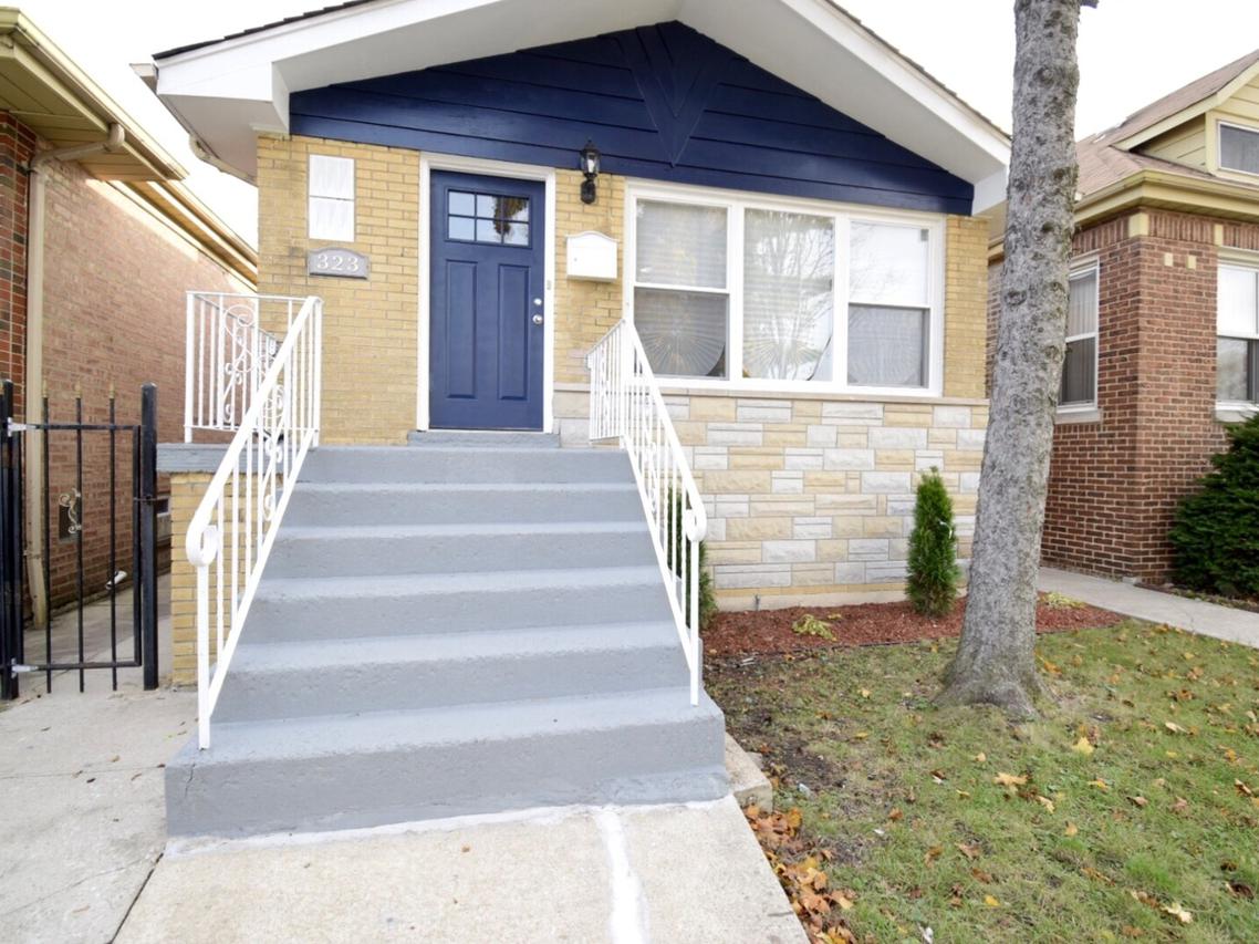 323 W 100th St., Chicago, IL 60628
