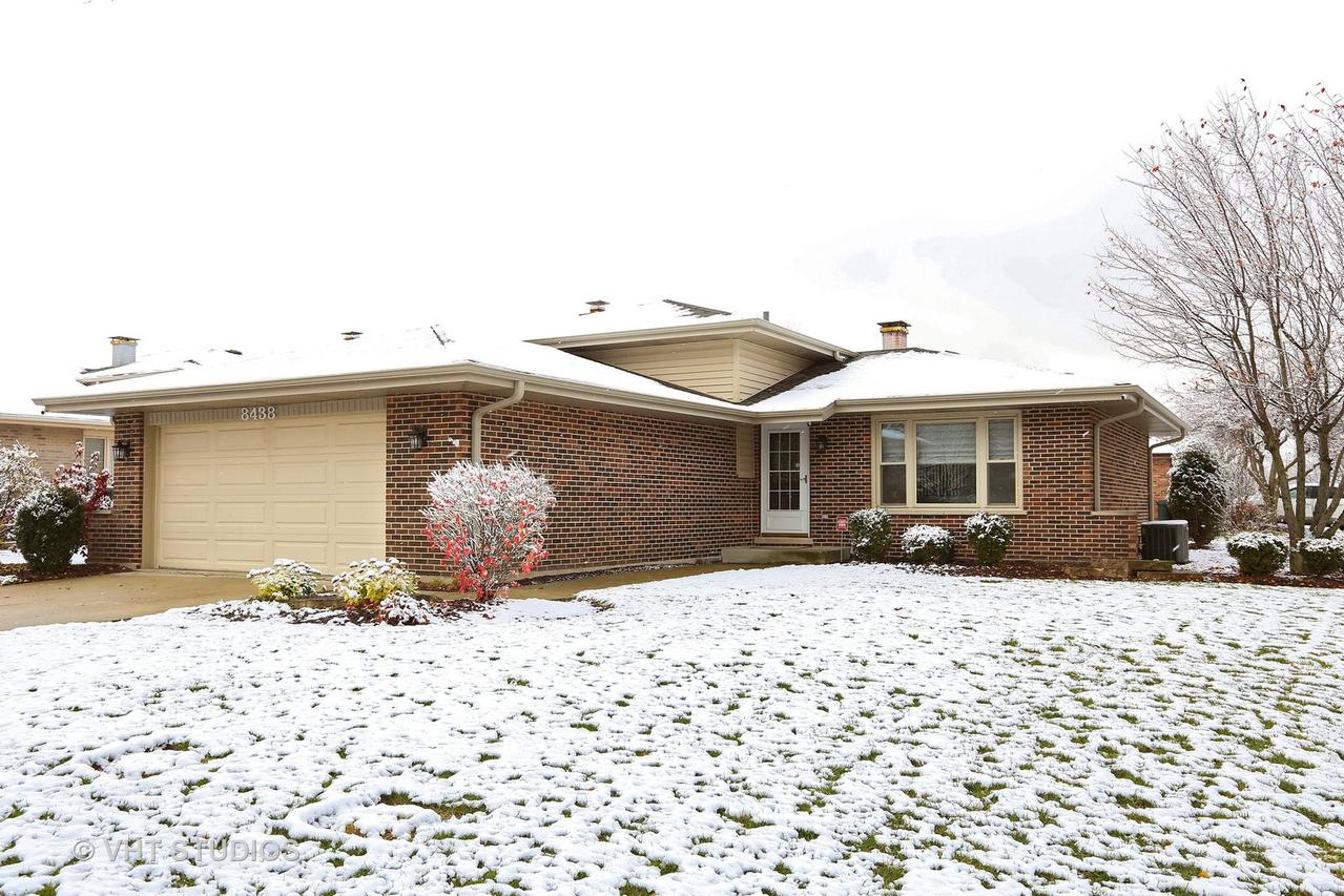 8438 Beller Dr., Darien, IL 60561