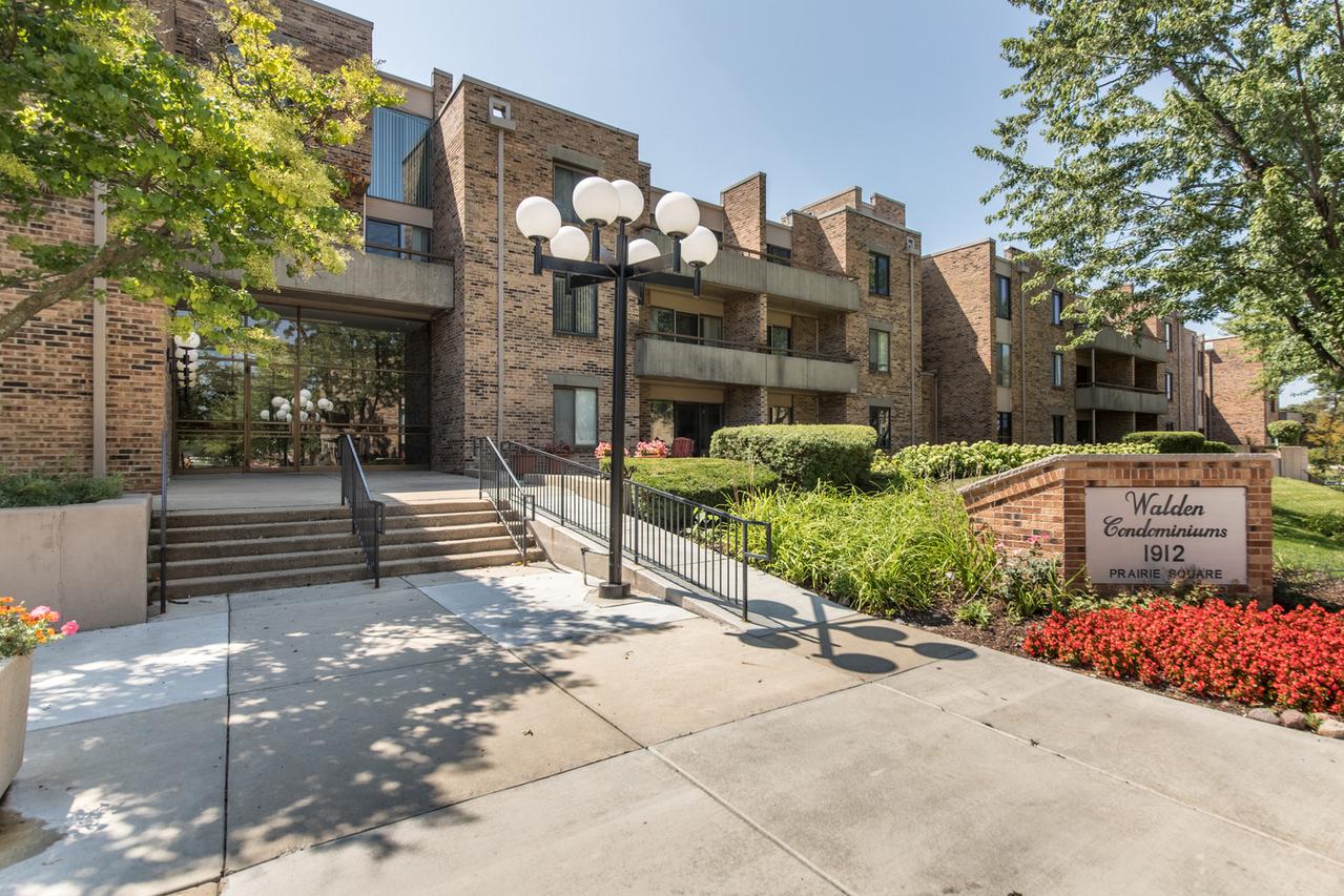 1912 Prairie Sq. #29A, Schaumburg, IL 60173