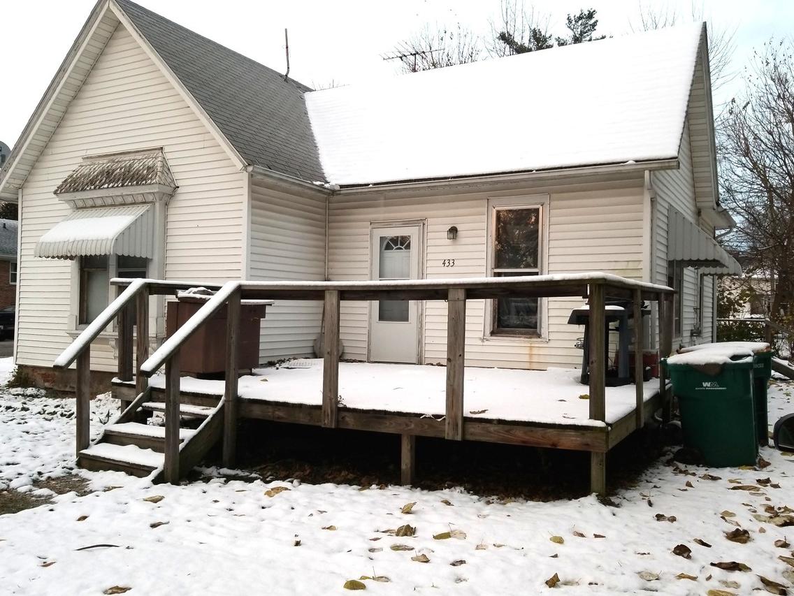 433 N Randolph St., Macomb, IL 61455