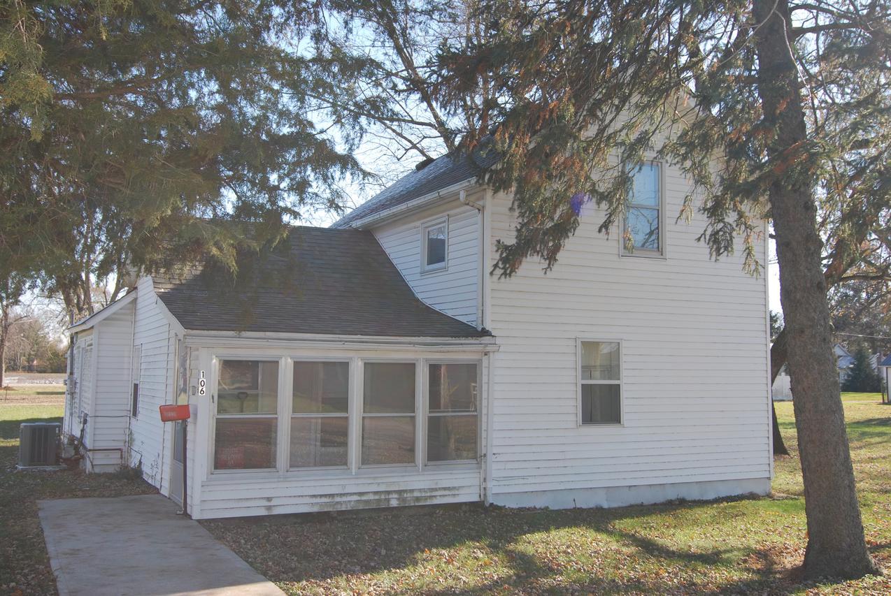 106 Seneca St., Essex, IL 60935