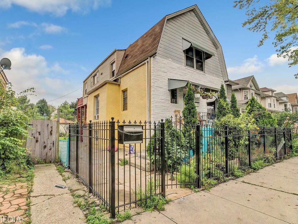 4125 W School St., Chicago, IL 60641