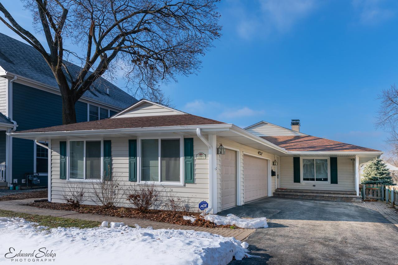 516 Division St., Barrington, IL 60010