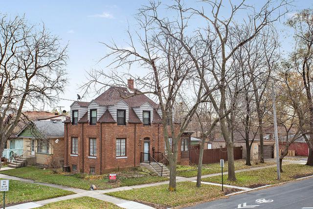 12107 Longwood Dr., Blue Island, IL 60406