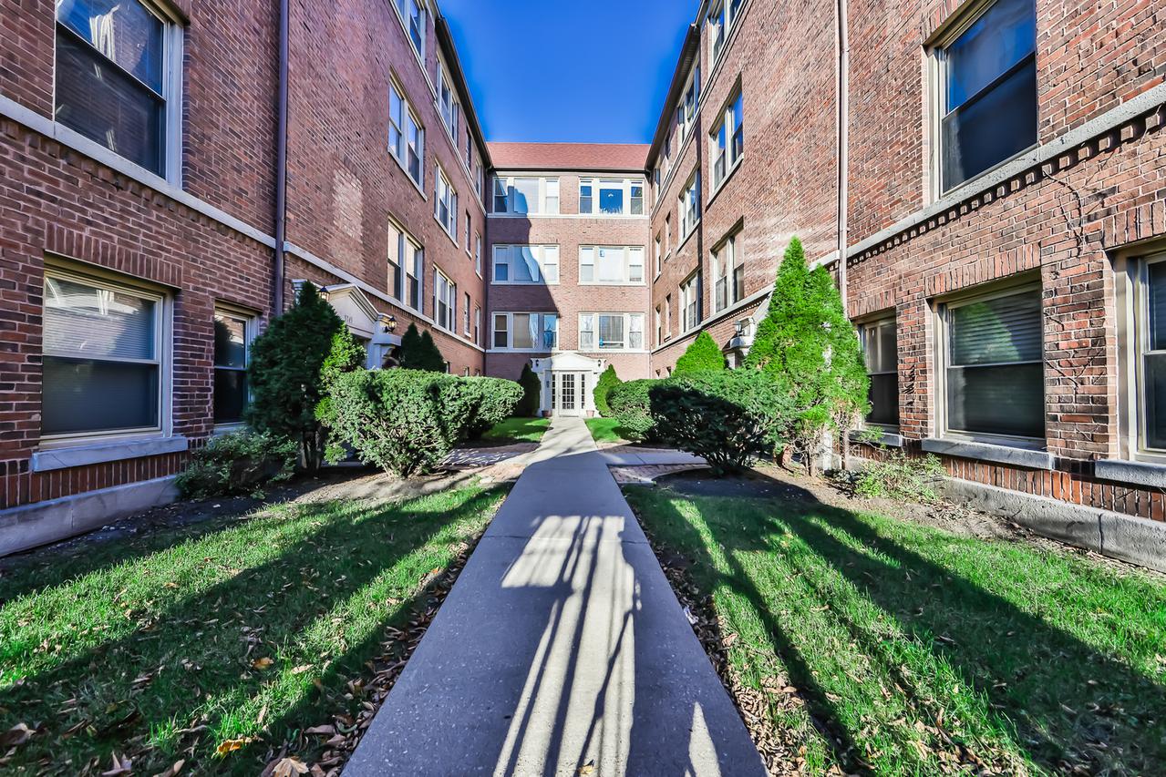 5745 N Ridge Ave. #1W, Chicago, IL 60660