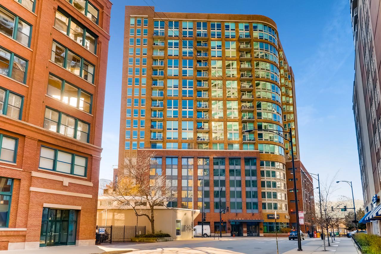 600 N Kingsbury St. #902, Chicago, IL 60654