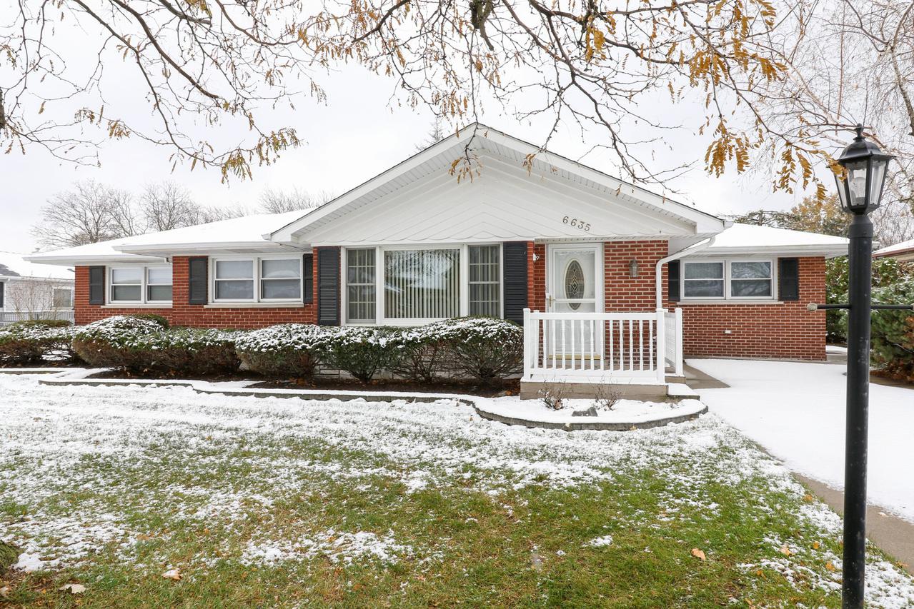 6635 W 88th St., Oak Lawn, IL 60453