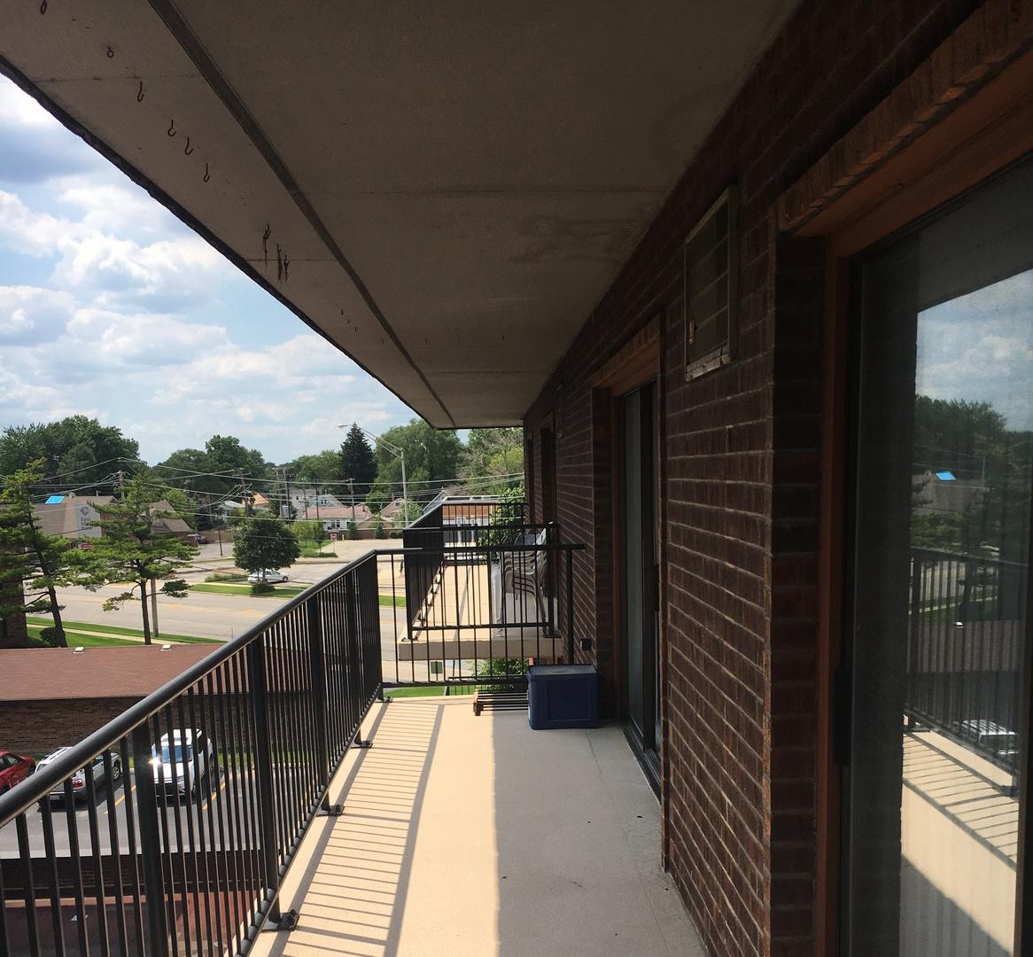 9520 Mayfield Ave. #N301, Oak Lawn, IL 60453