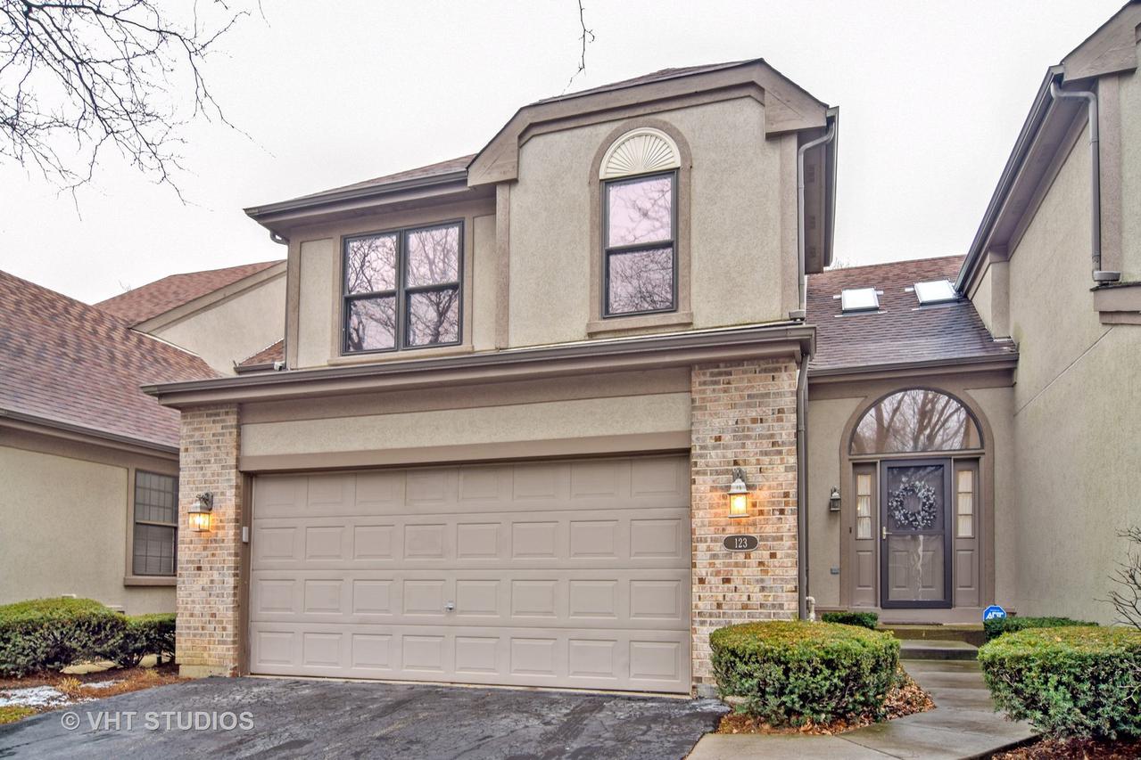 123 Barton Cir., Schaumburg, IL 60194
