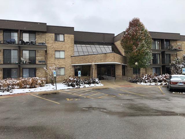 5550 Astor Ln. #101, Rolling Meadows, IL 60008