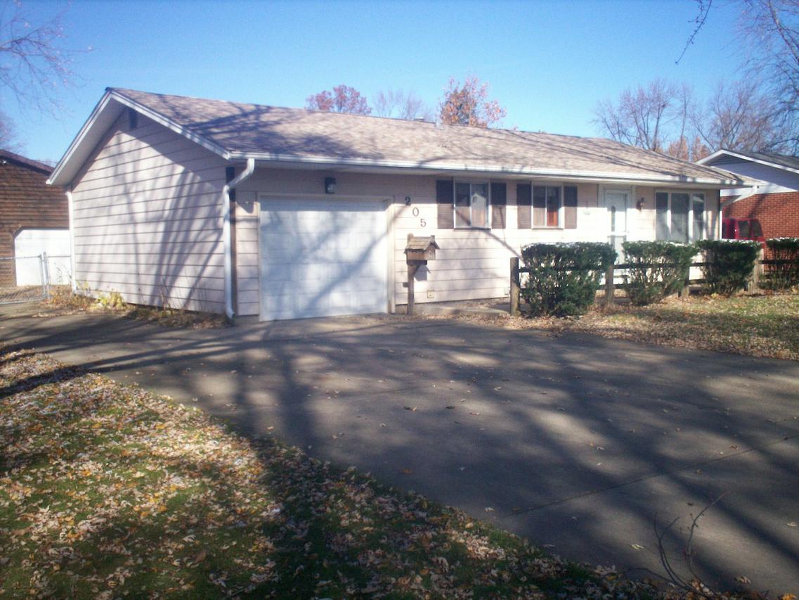 205 Terrace Way, Plano, IL 60545
