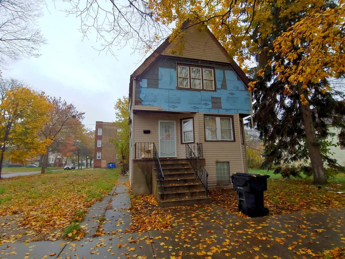 8103 S Burnham Ave., Chicago, IL 60617