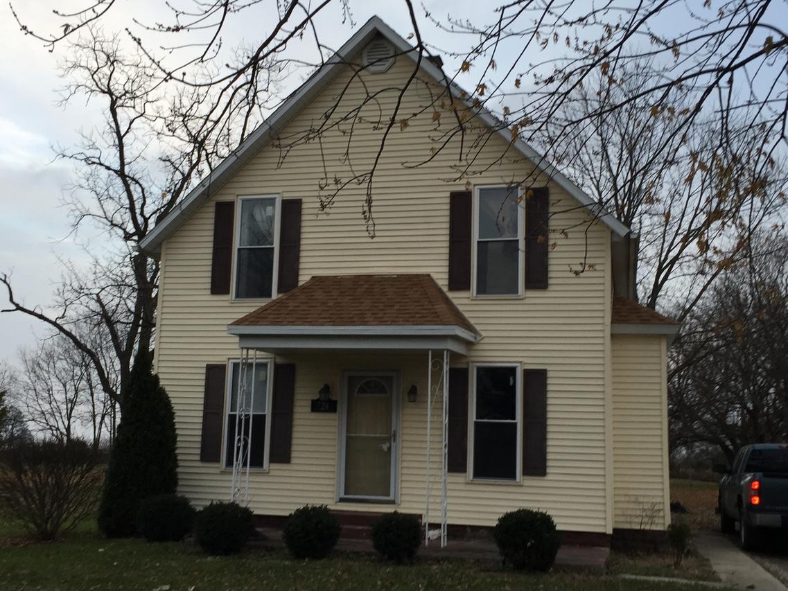 228 N Main St., Roberts, IL 60962