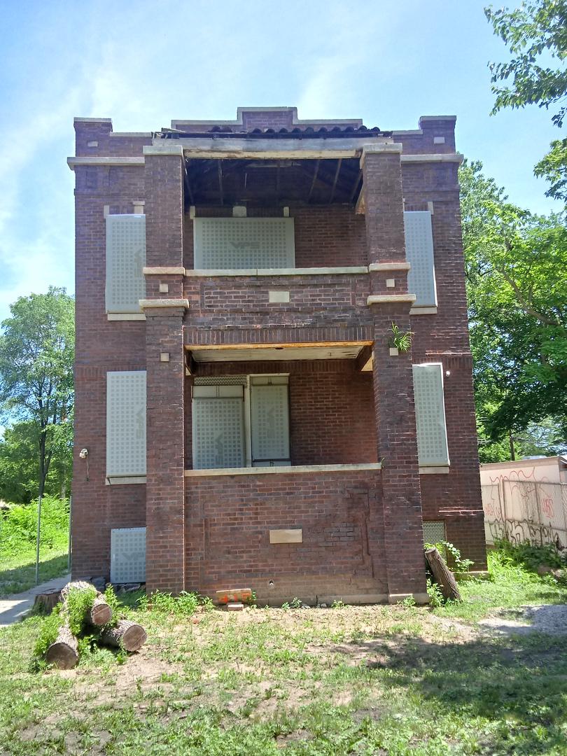415 N Central Park Ave., Chicago, IL 60624