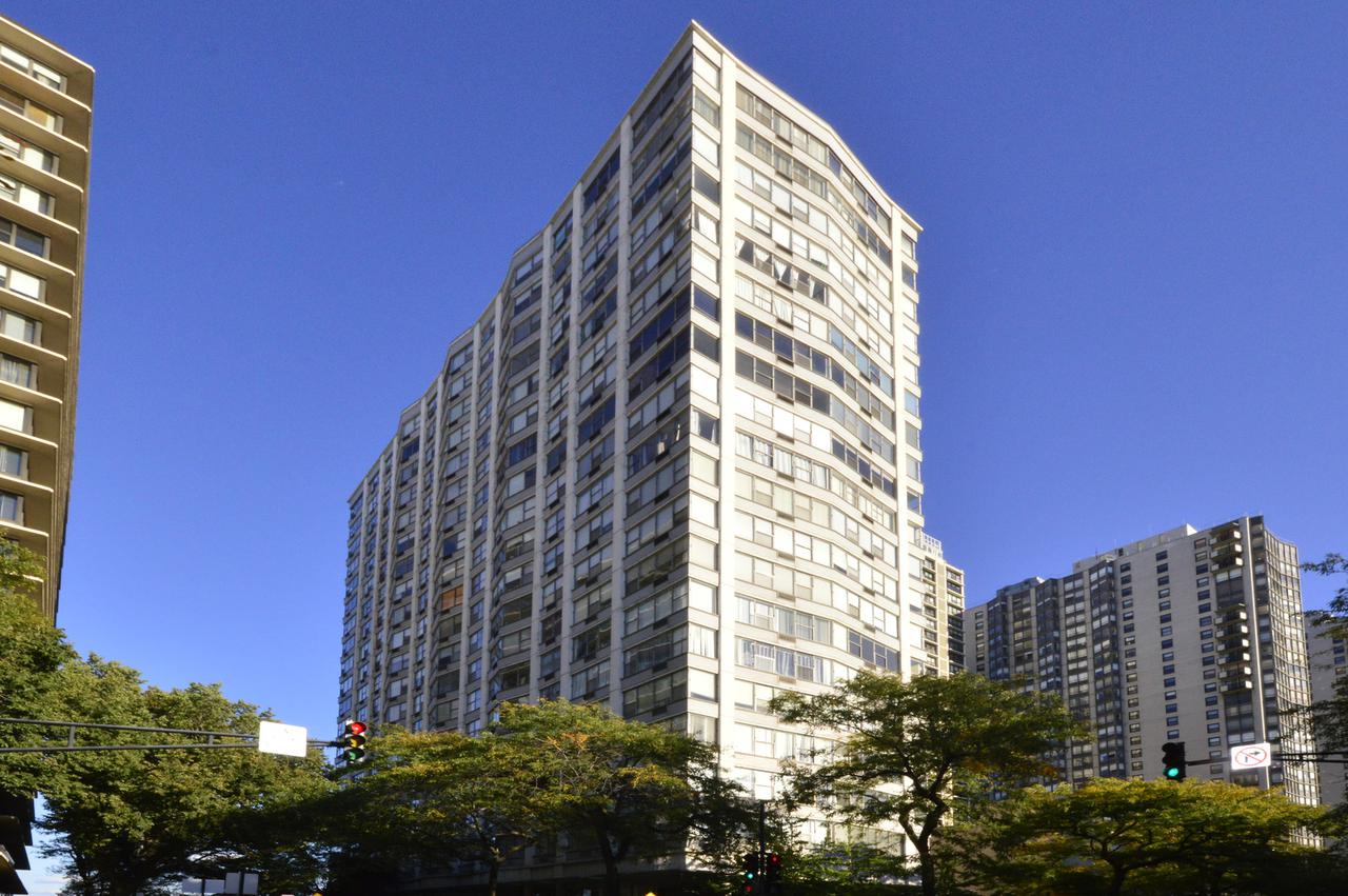 5757 N Sheridan Rd. #2H, Chicago, IL 60660
