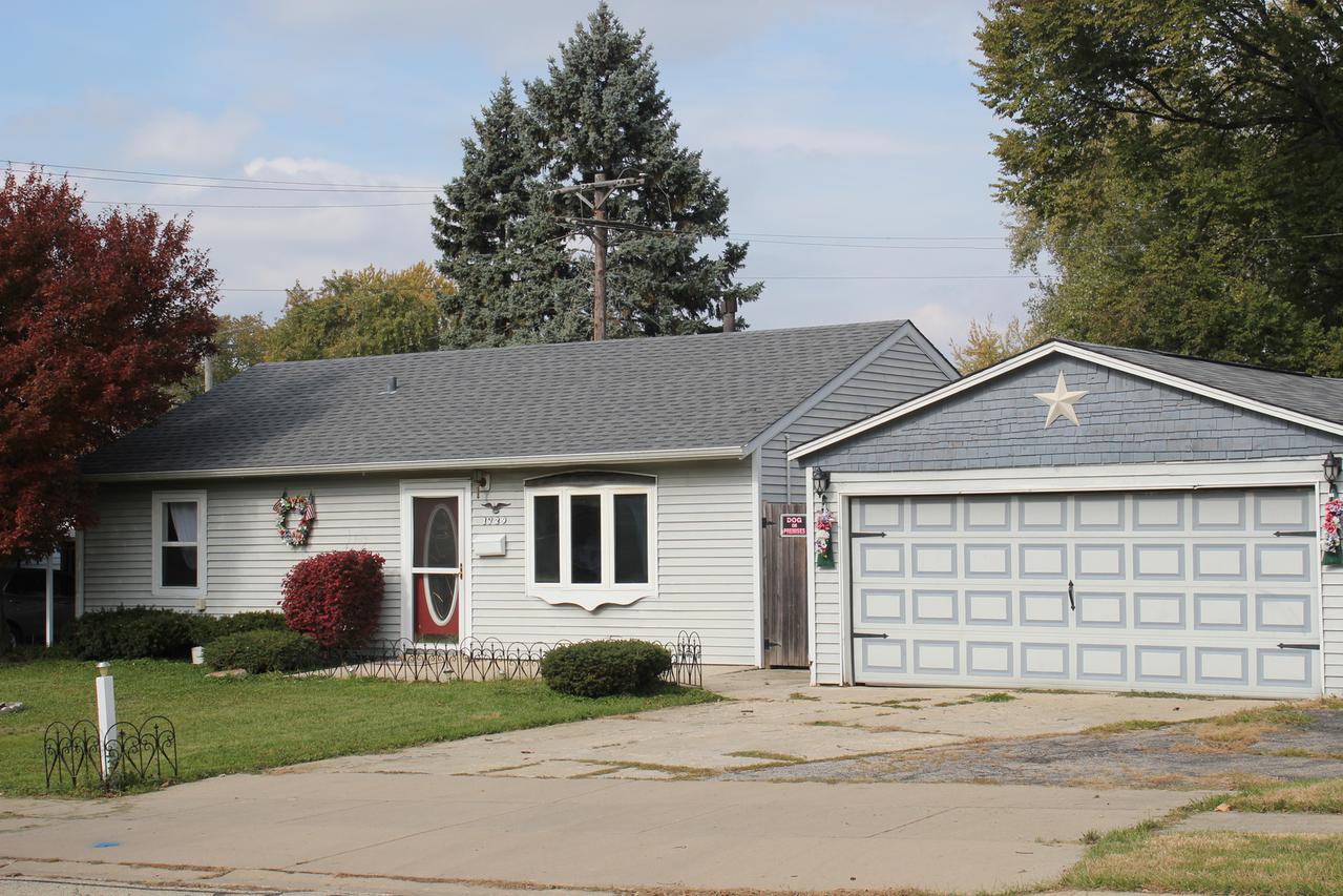 1729 Hosmer Ln., Crest Hill, IL 60403