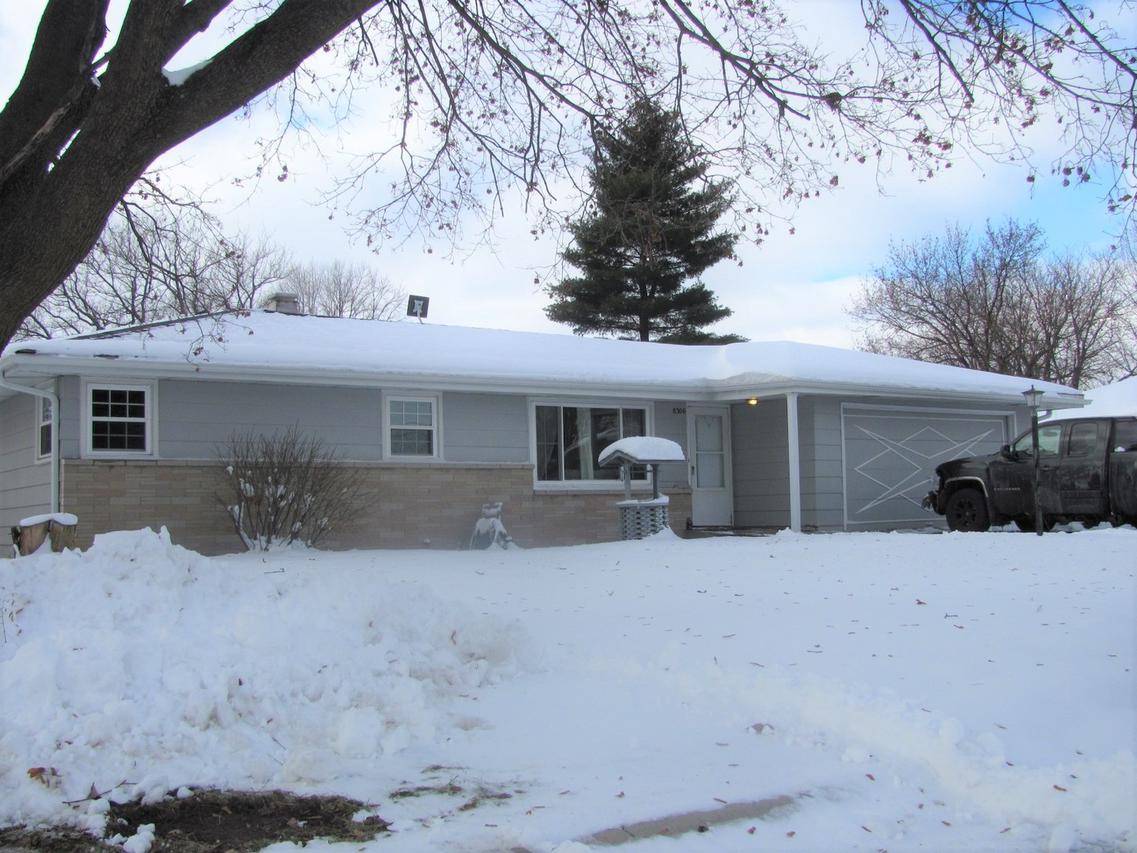 8306 N Alpine Rd., Machesney Park, IL 61115
