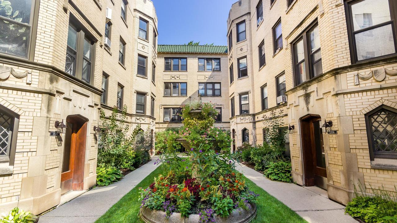 1532 W Fargo Ave. #3S, Chicago, IL 60626