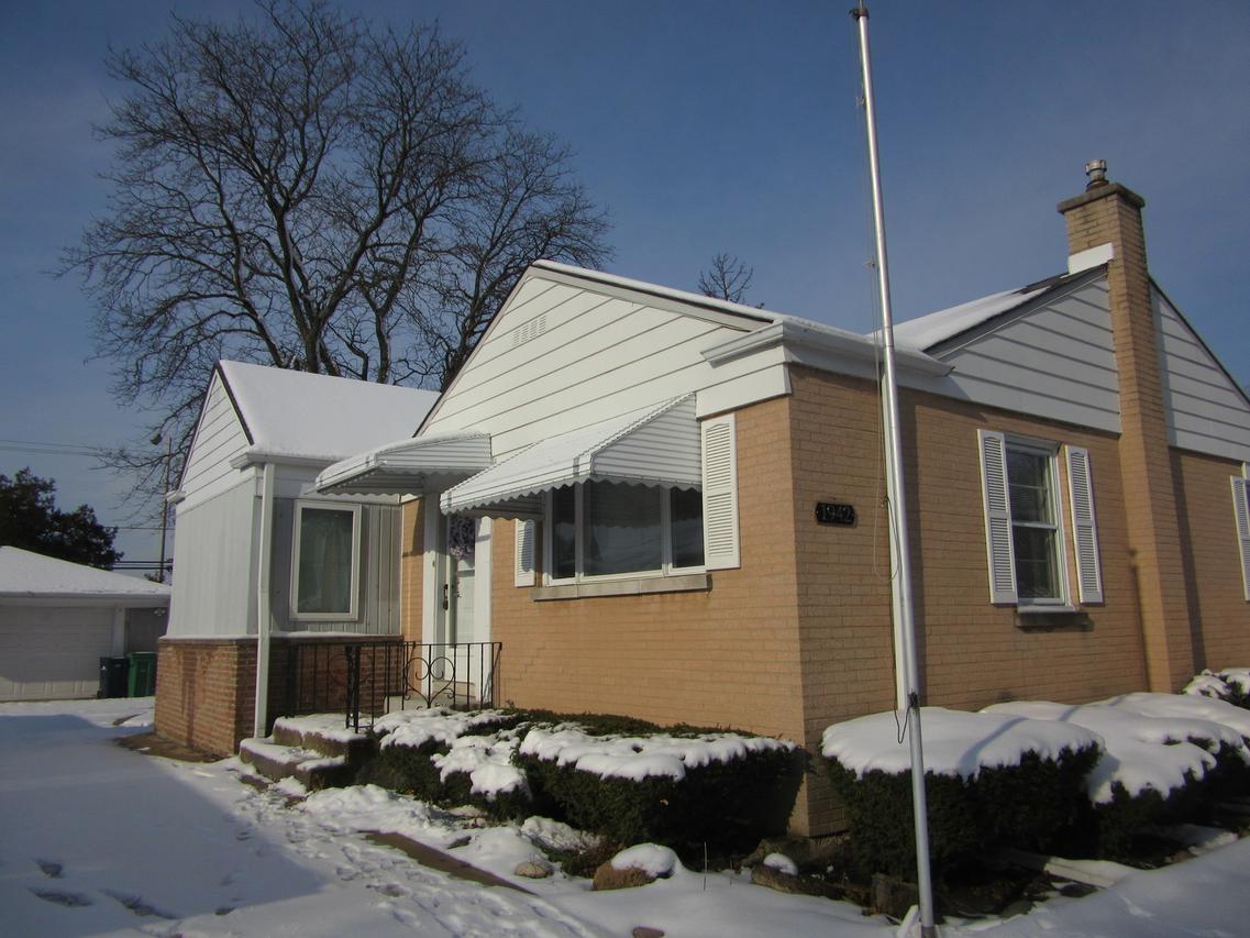 1942 Mayfair Ave., Westchester, IL 60154