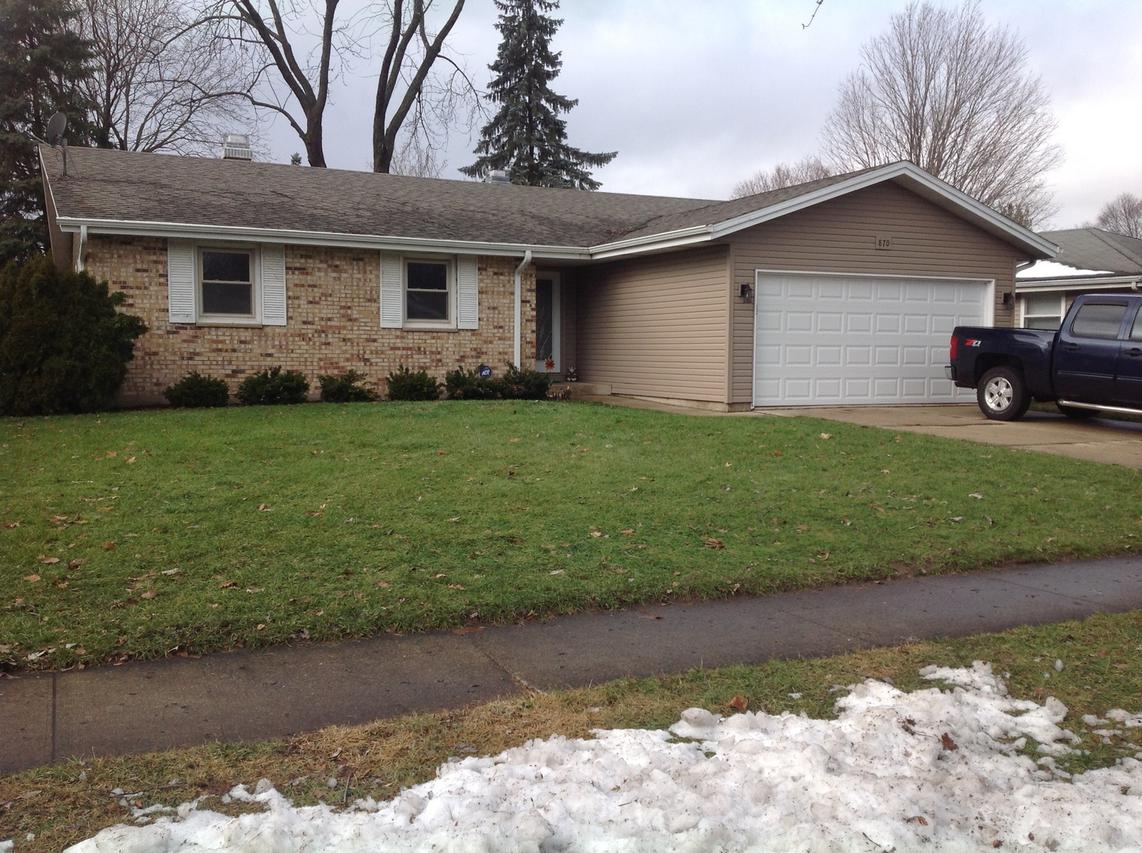 870 Hiawatha Dr., Elgin, IL 60120