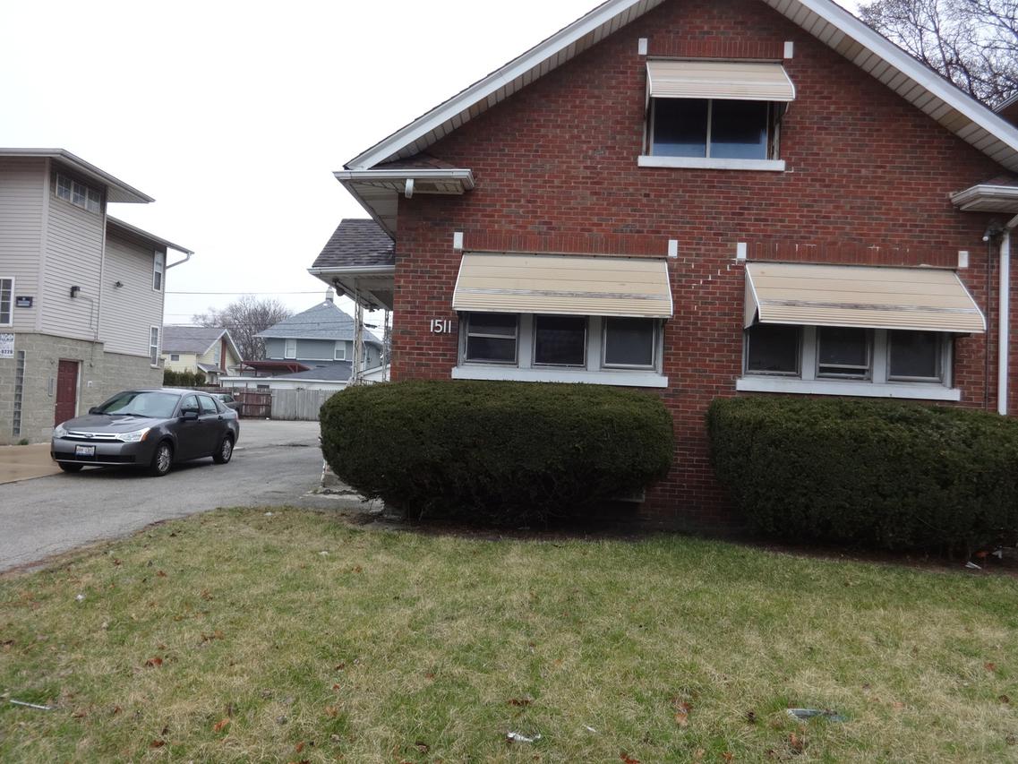 1511 S 5th Ave., Maywood, IL 60153