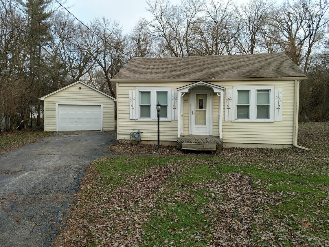 3109 1st St., Algonquin, IL 60102