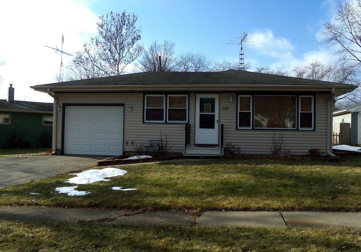 345 Kishwaukee Dr., Sycamore, IL 60178