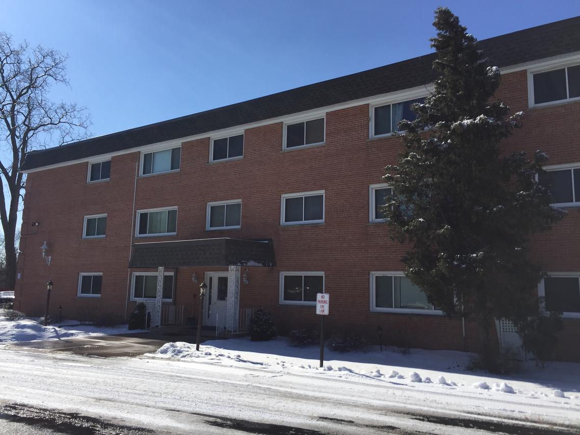 1925 E Oakton St. #3B, Des Plaines, IL 60018