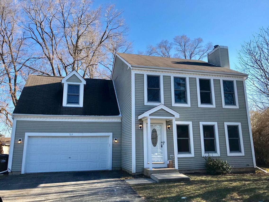 789 Eletson Dr., Crystal Lake, IL 60014