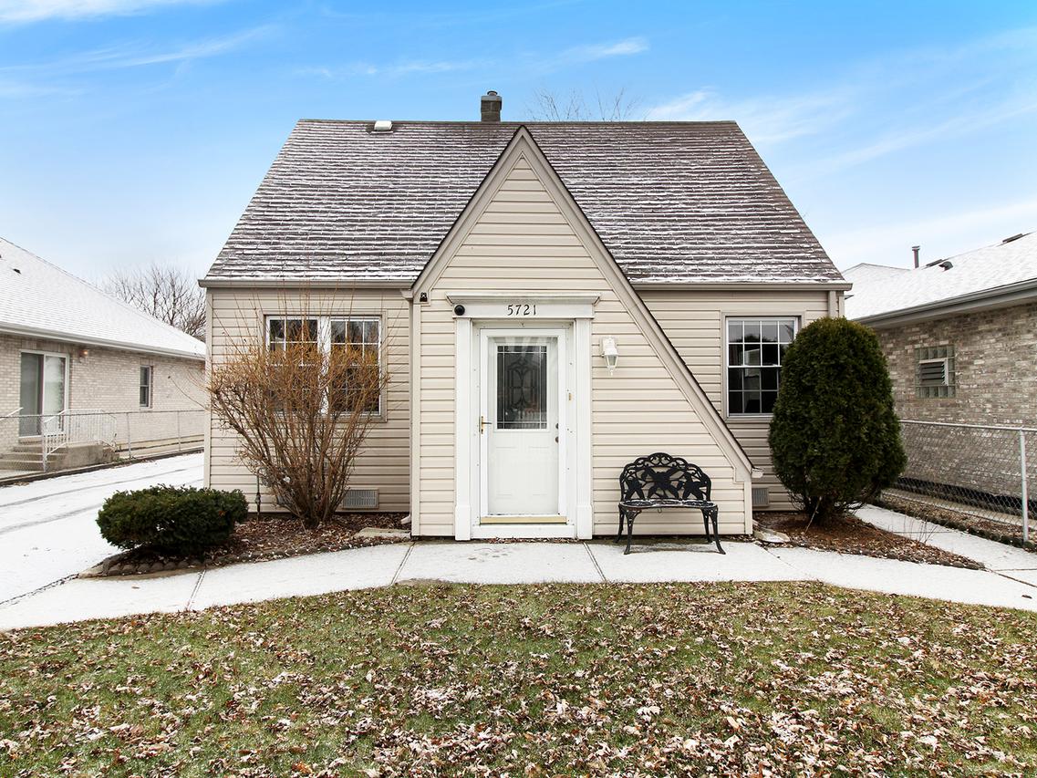 5721 W 90th St., Oak Lawn, IL 60453