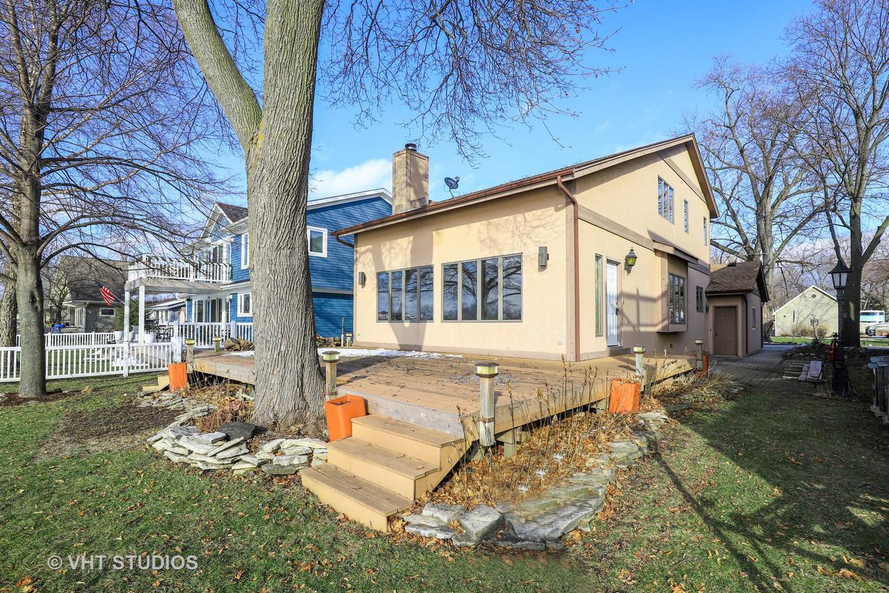 33800 N Lake Shore Dr., Grayslake, IL 60030