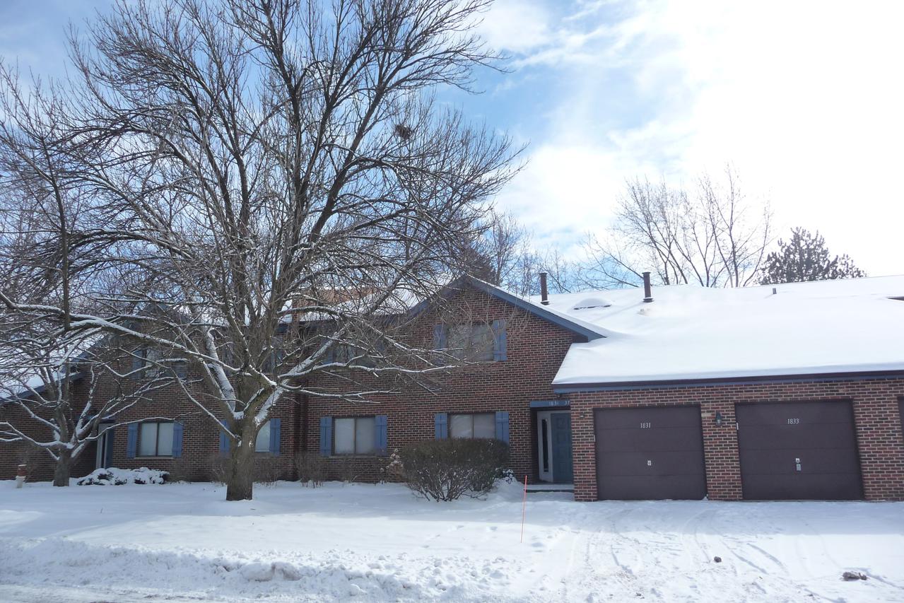 1833 Portsmouth Dr. #B, Lisle, IL 60532