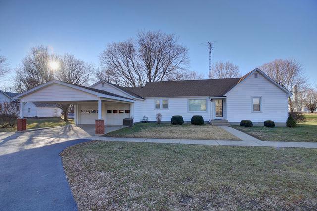 207 S Howard St., Brocton, IL 61917
