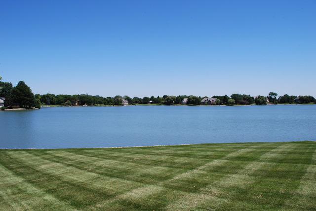 70 Watergate Dr., South Barrington, IL 60010