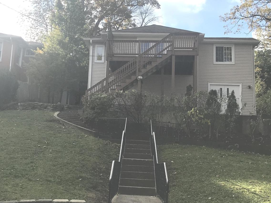 28629 W Ravine Dr., Barrington, IL 60010