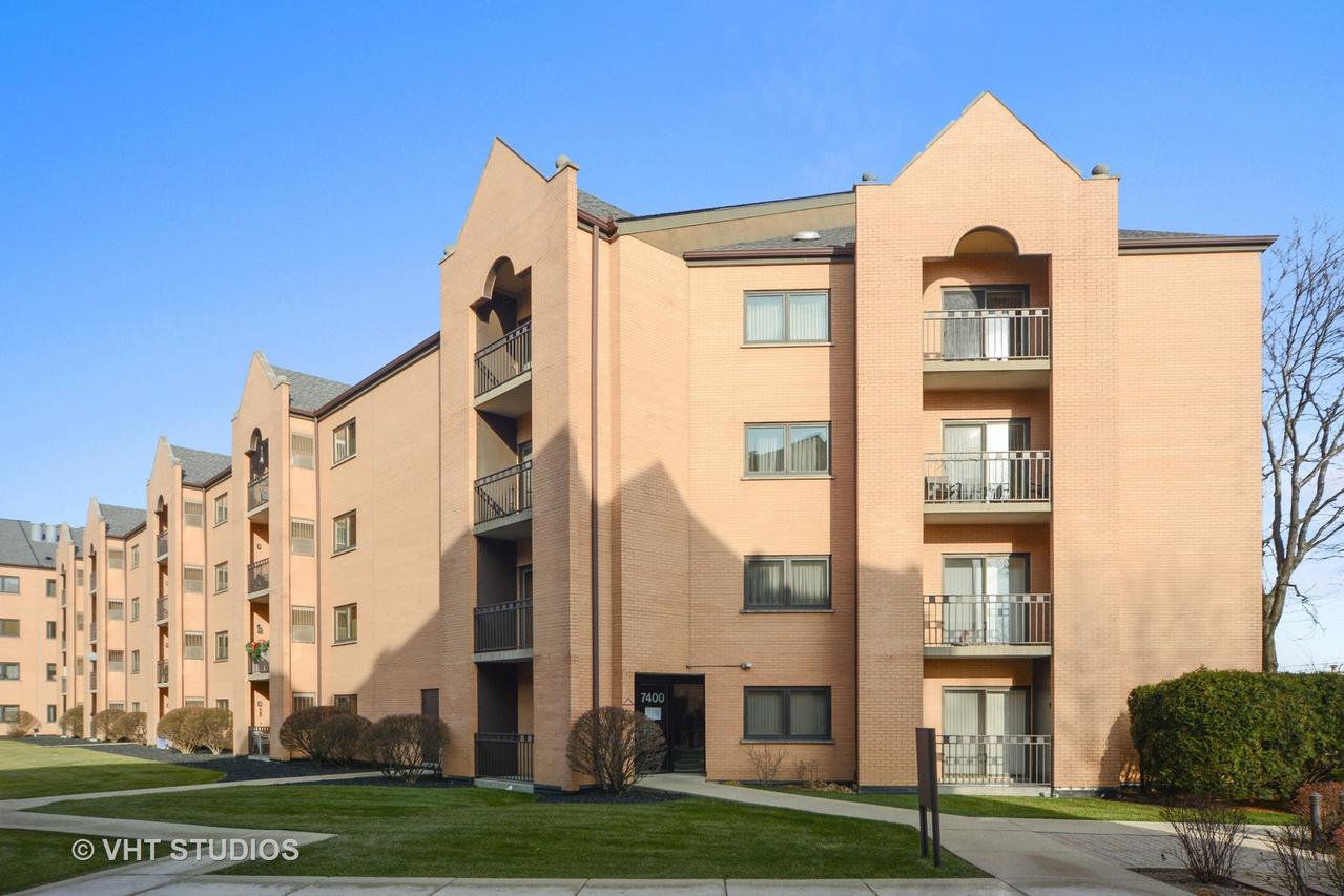 7400 W Lawrence Ave. #225, Harwood Heights, IL 60706