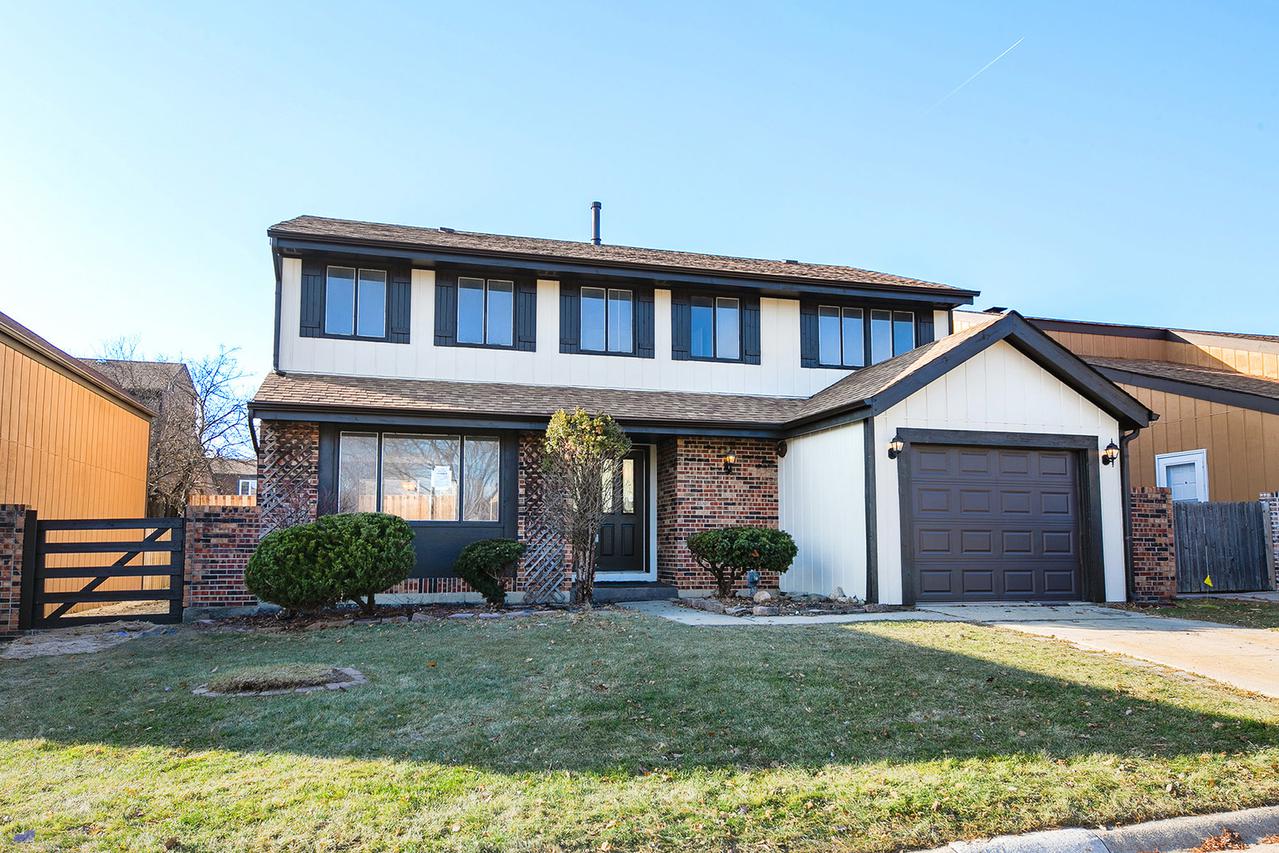 8206 Hinswood Dr., Darien, IL 60561