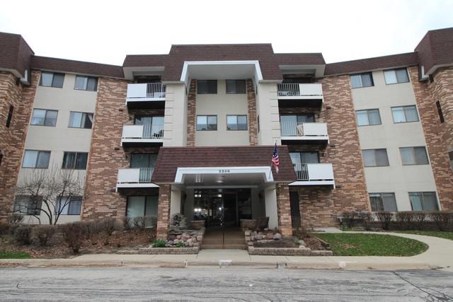 3300 N Carriageway Dr. #217, Arlington Heights, IL 60004