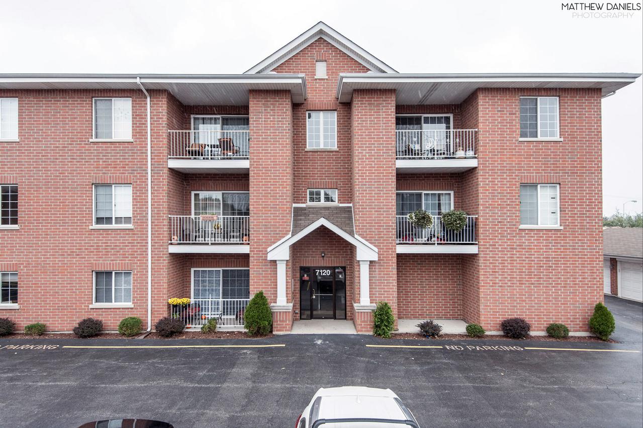 7120 W 108th St. #1E, Worth, IL 60482