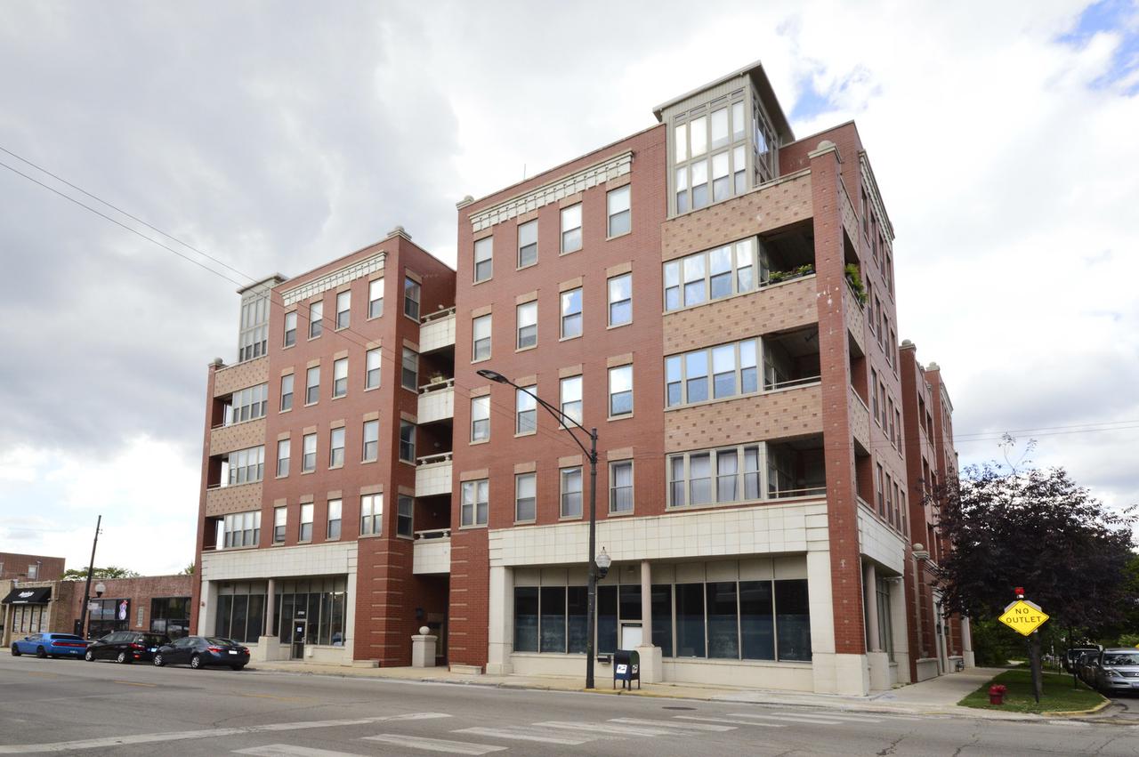 2700 W Belmont Ave. #207, Chicago, IL 60618